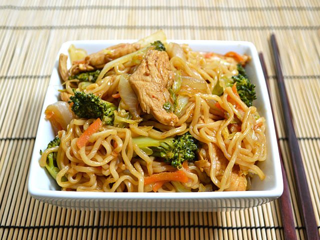 Chicken Yakisoba Recipe - Home Inspiration and DIY Crafts Ideas