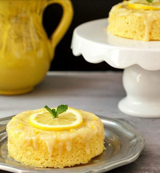 3 Minute Lemon Poke Cake Low Carb