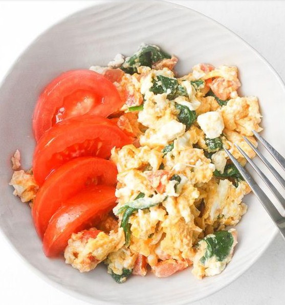 Mediterranean Scrambled Eggs with Spinach, Tomato and Feta