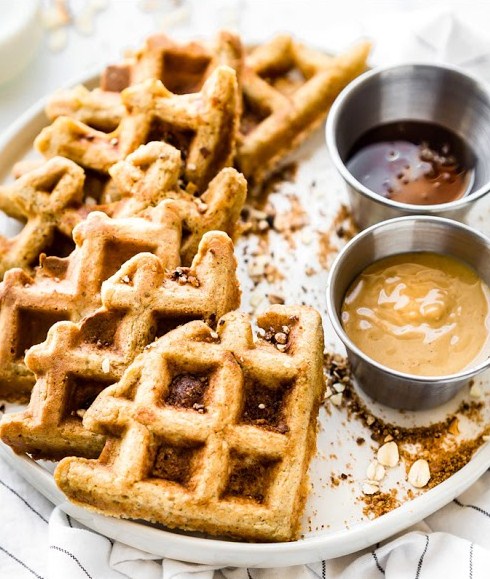 Protein rich Flourless Peanut Butter Waffles (Gluten Free, Dairy Free)