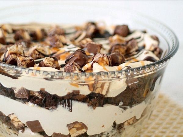 Snicker's Brownie Trifle Recipe