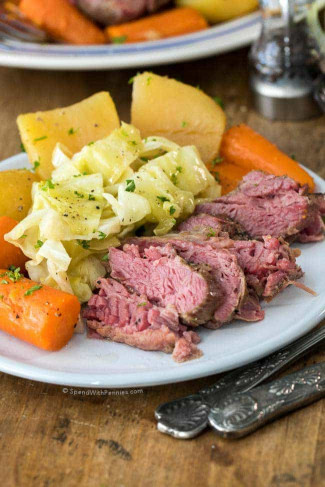 Corned Beef And Cabbage
 Corned Beef and Cabbage Slow Cooker Recipe Video Spend