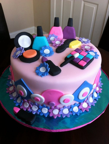Birthday Cake For Girls
 13 Birthday Cakes for Teens