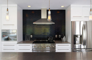 Black Kitchen Backsplash
 Kitchen Subway Tiles Are Back In Style – 50 Inspiring Designs