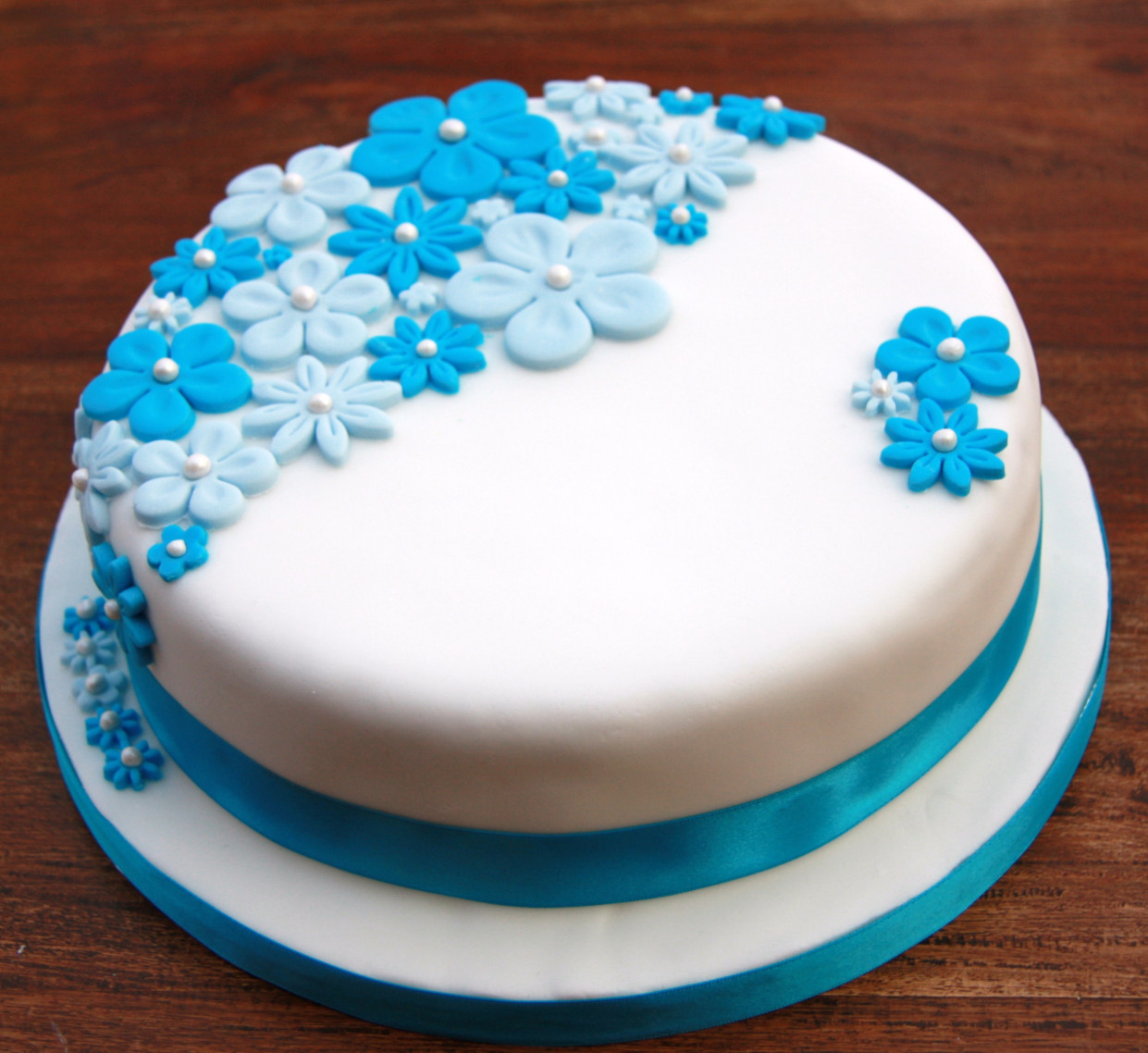 Blue Birthday Cake Best Of Birthday Cake with Blue Flowers – Lovinghomemade