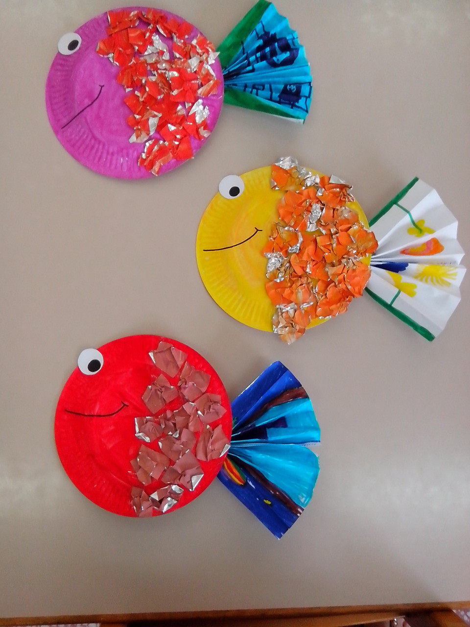 Crafts With Kids
 Paper Plate Tropical Fish