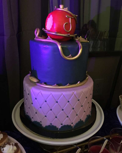Descendants Birthday Cake
 Disney s Descendants Birthday Party Ideas