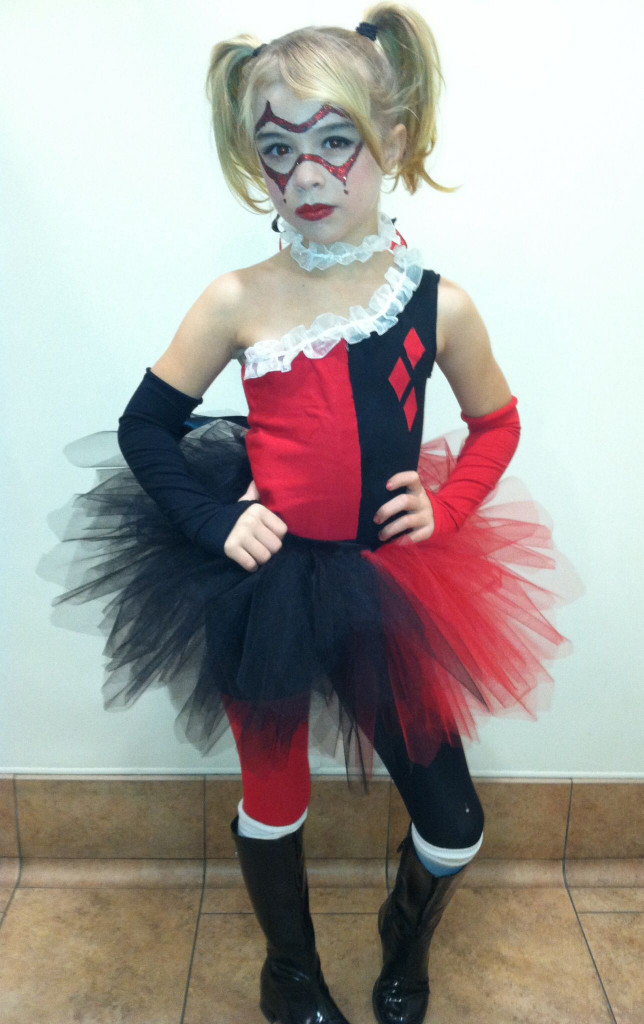 DIY Harley Quinn Costume For Kids
 Harley Quinn costume handmade no pattern sorry