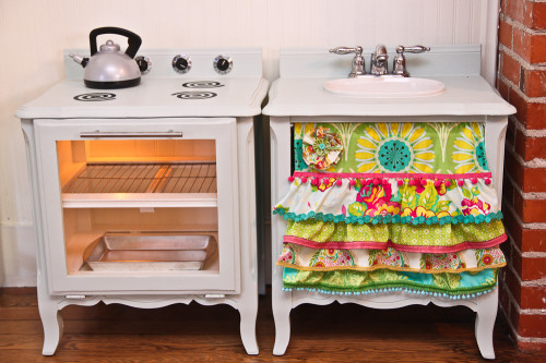 DIY Kids Kitchens
 The Farmer s Nest How to make a play kitchen set out of a