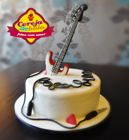 Guitar Birthday Cake
 Guitar cake by Cereja no topo do Bolo CakesDecor