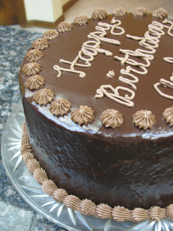Picture Of Birthday Cake
 Decorator s Chocolate Buttercream Frosting